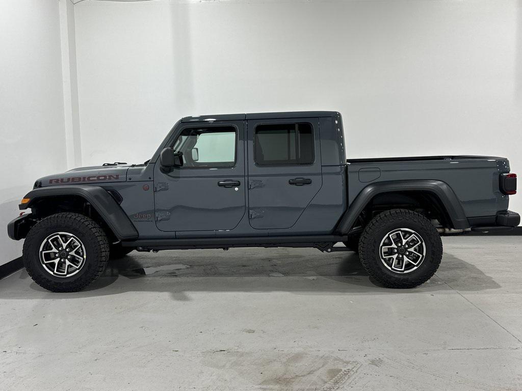 new 2025 Jeep Gladiator car, priced at $44,582