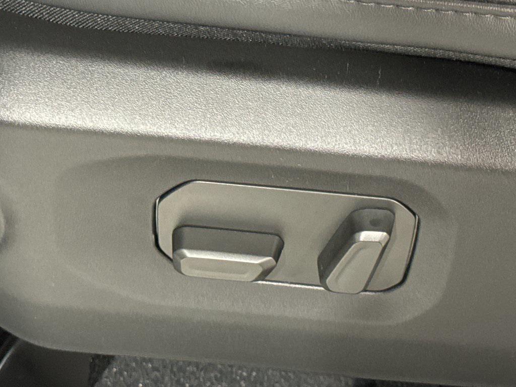 new 2025 Jeep Gladiator car, priced at $44,582