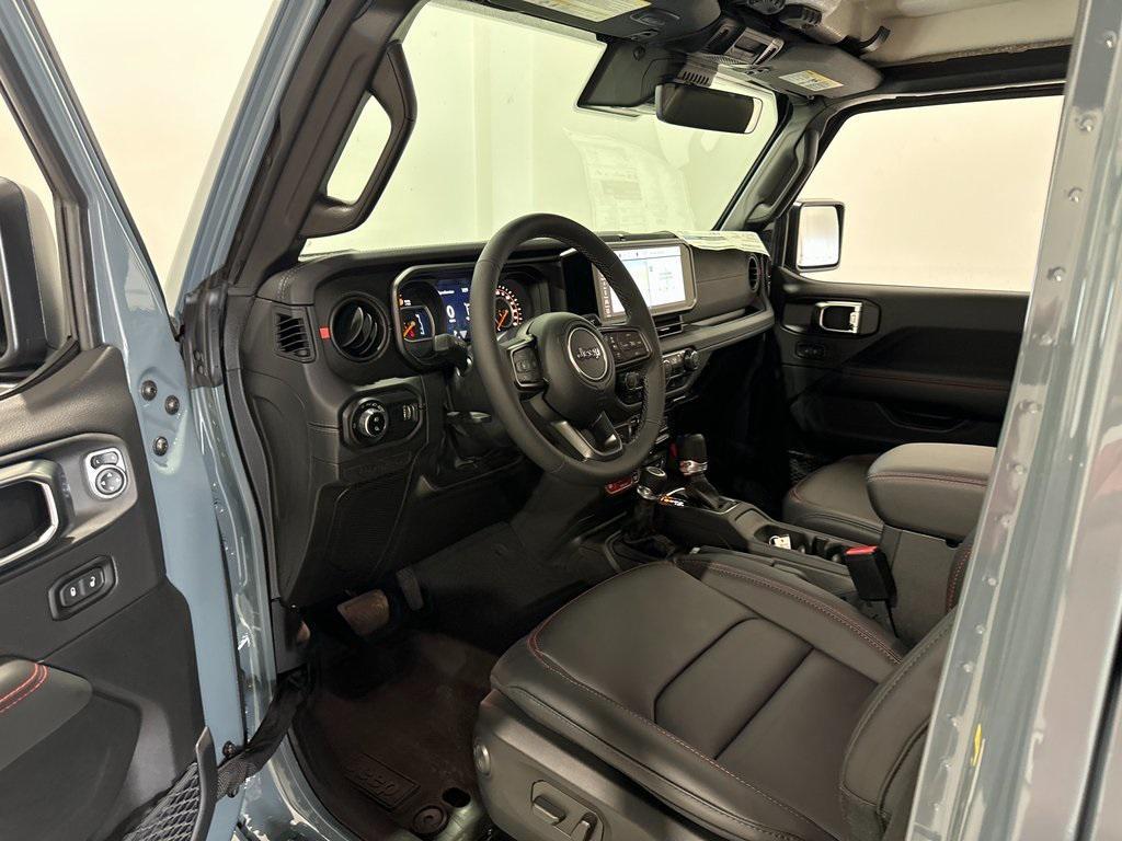 new 2025 Jeep Gladiator car, priced at $44,582