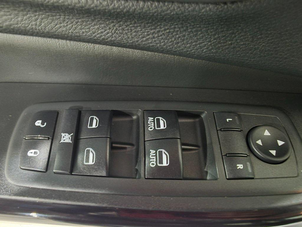 used 2019 Jeep Cherokee car, priced at $16,674