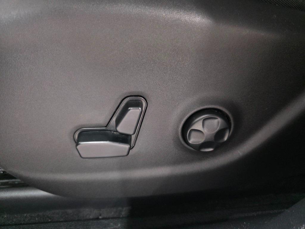 used 2019 Jeep Cherokee car, priced at $16,674