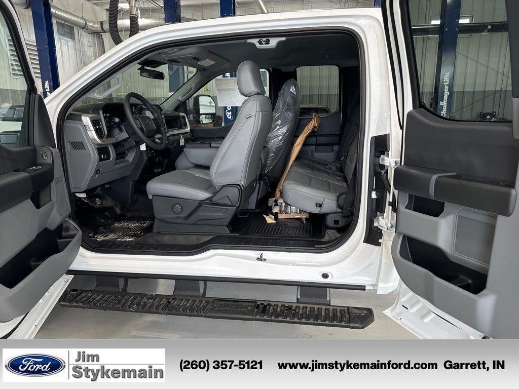new 2024 Ford F-350 car, priced at $53,000