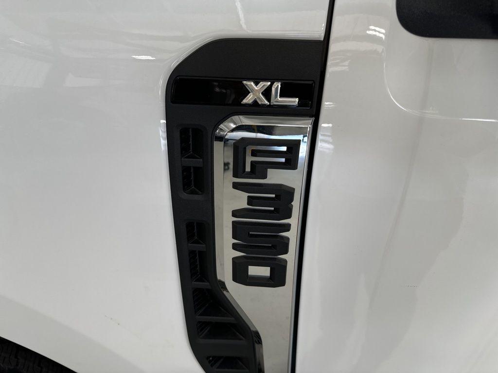 new 2024 Ford F-350 car, priced at $53,000