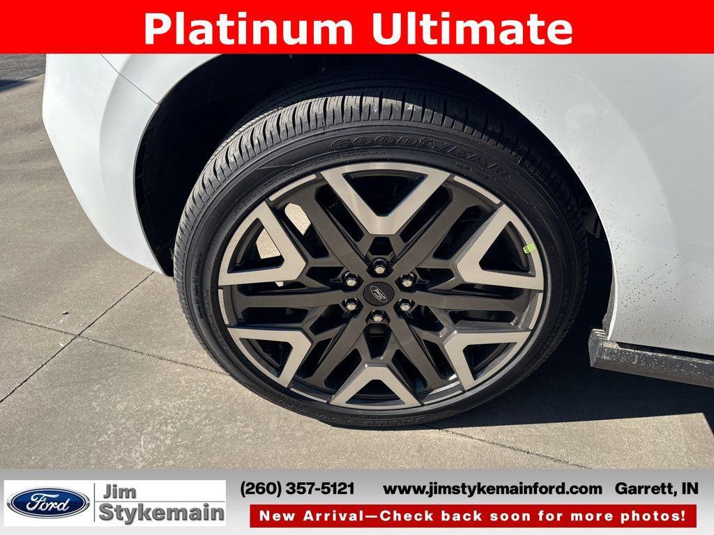 new 2026 Ford Expedition car, priced at $92,360