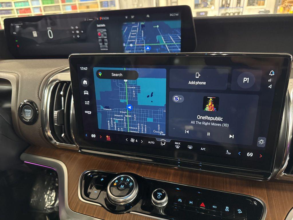 new 2025 Ford Expedition car, priced at $87,910