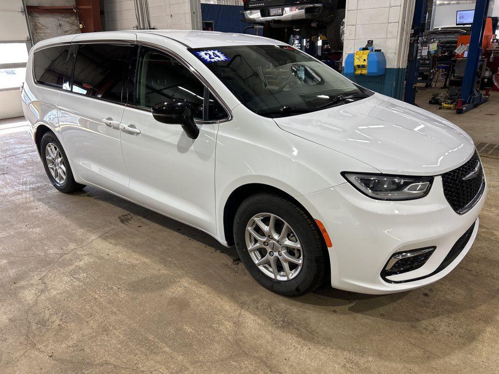 used 2024 Chrysler Pacifica car, priced at $28,000