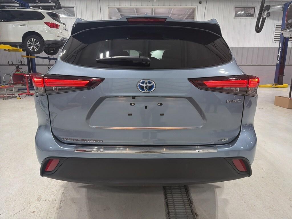 used 2024 Toyota Highlander Hybrid car, priced at $44,900