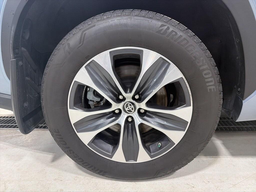 used 2024 Toyota Highlander Hybrid car, priced at $44,900