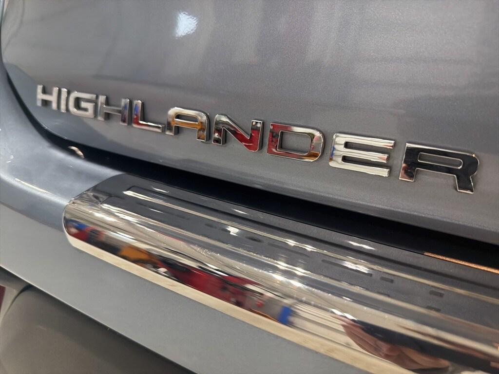 used 2024 Toyota Highlander Hybrid car, priced at $44,900