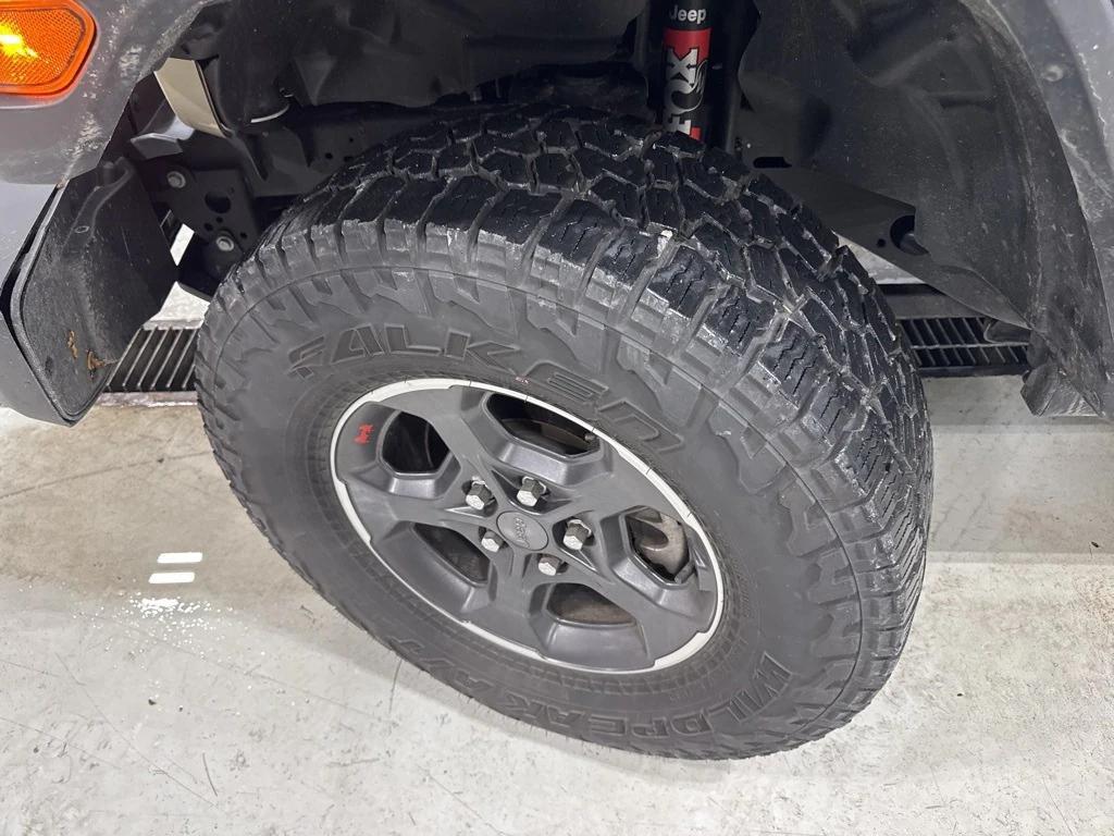 used 2022 Jeep Gladiator car, priced at $35,654