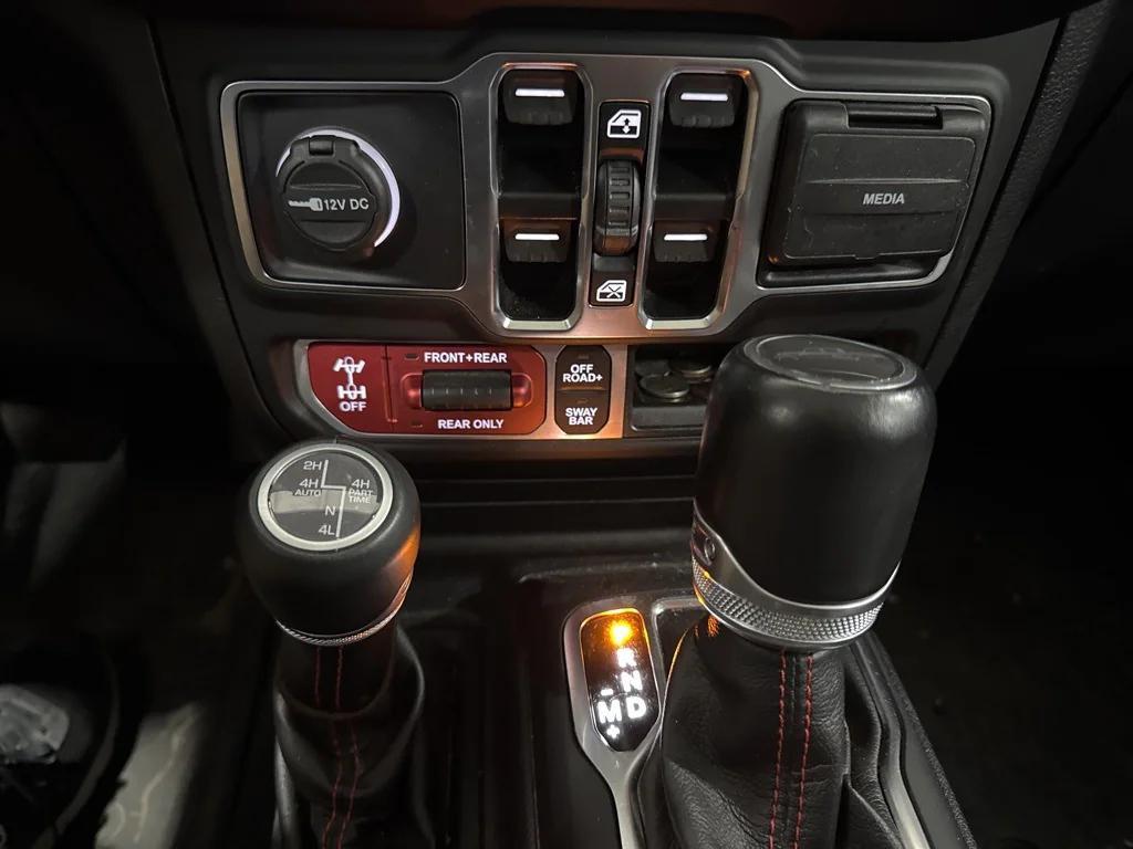 used 2022 Jeep Gladiator car, priced at $35,654