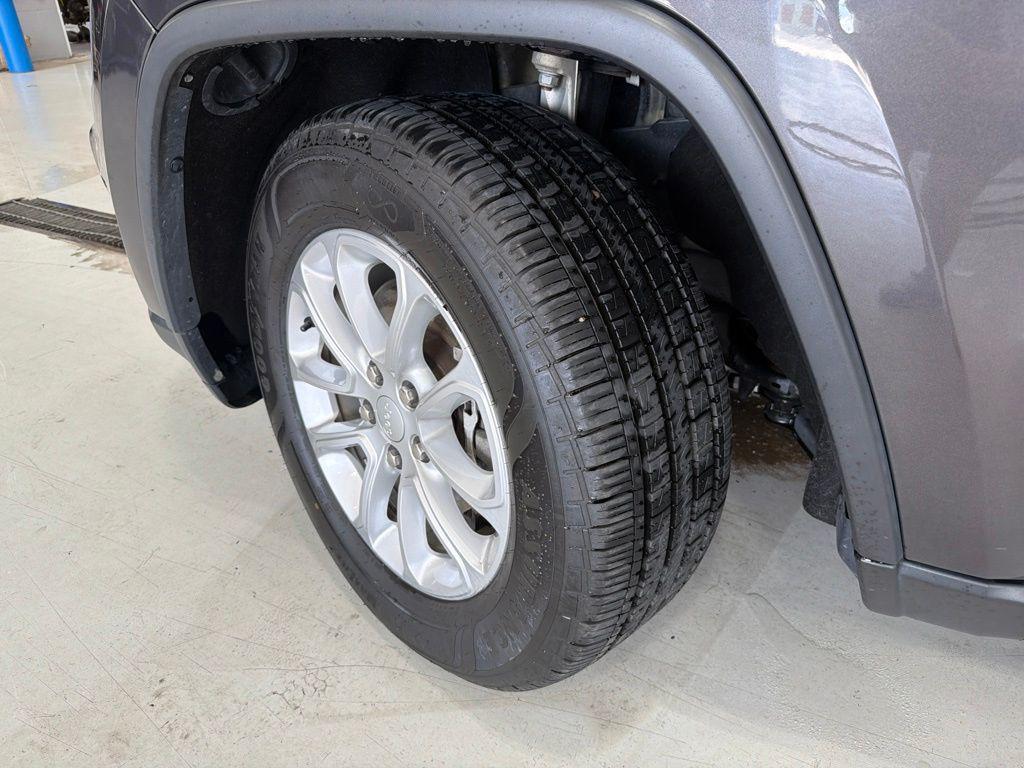 used 2021 Jeep Grand Cherokee car, priced at $19,000