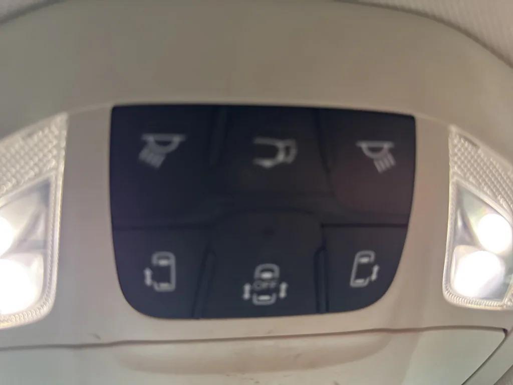 used 2020 Chrysler Pacifica car, priced at $18,800