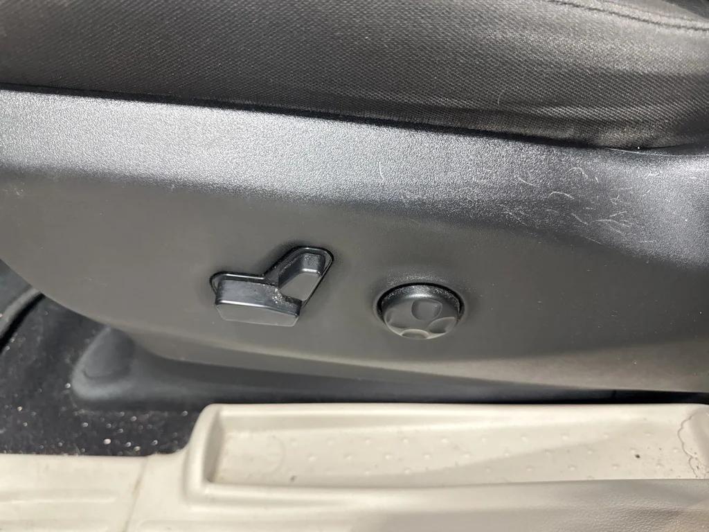 used 2020 Chrysler Pacifica car, priced at $18,800