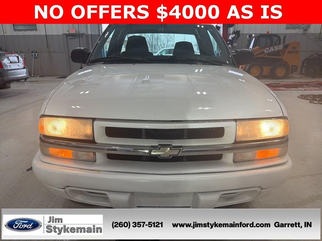 used 2000 Chevrolet S-10 car, priced at $4,000