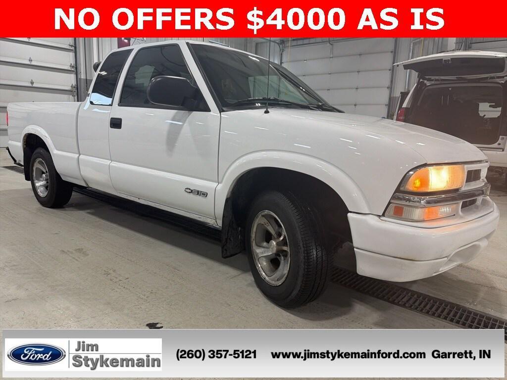 used 2000 Chevrolet S-10 car, priced at $4,000
