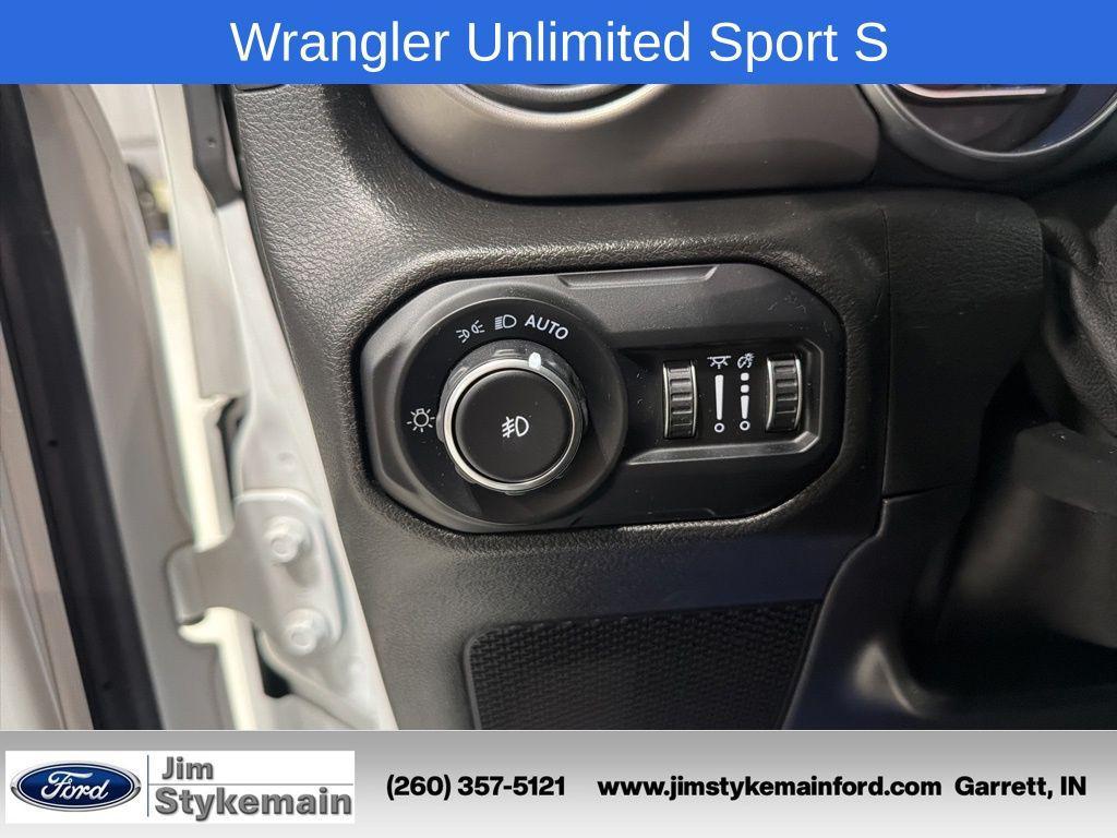 used 2021 Jeep Wrangler Unlimited car, priced at $27,000