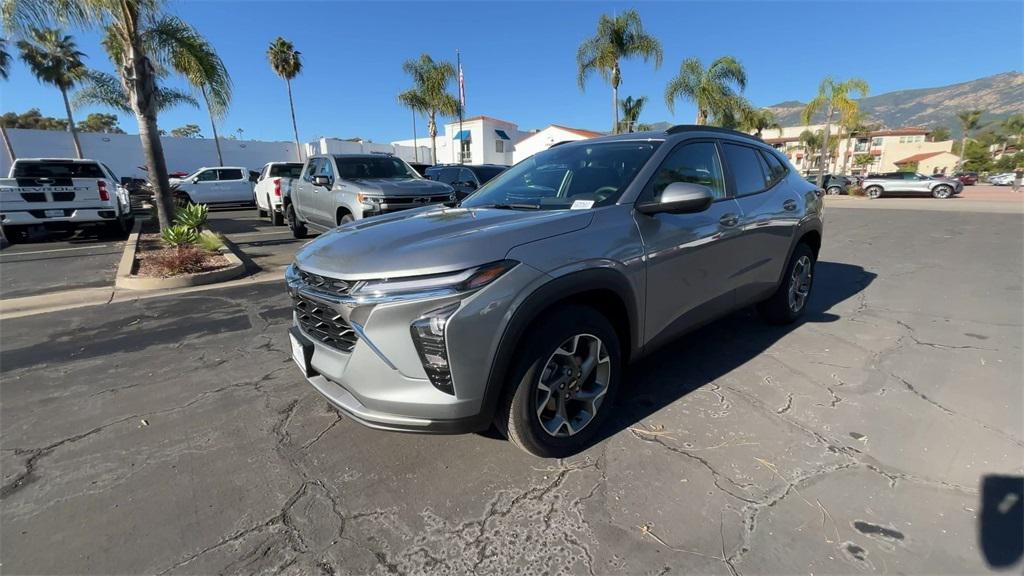 new 2025 Chevrolet Trax car, priced at $24,894