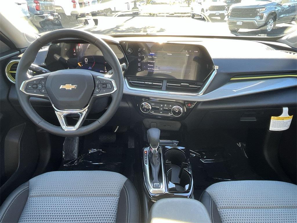 new 2025 Chevrolet Trax car, priced at $24,894