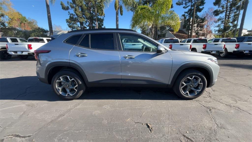 new 2025 Chevrolet Trax car, priced at $24,894