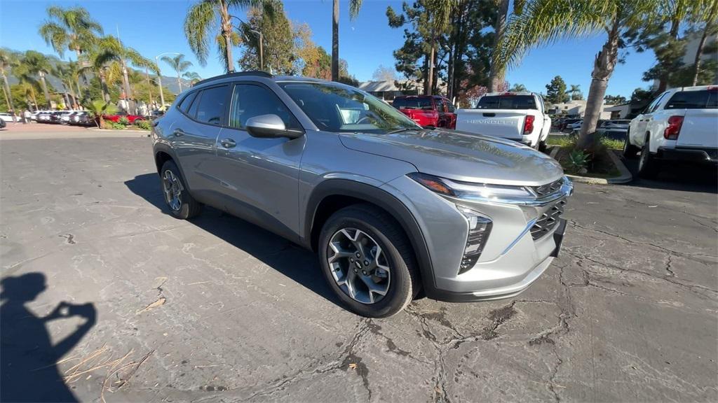 new 2025 Chevrolet Trax car, priced at $24,894