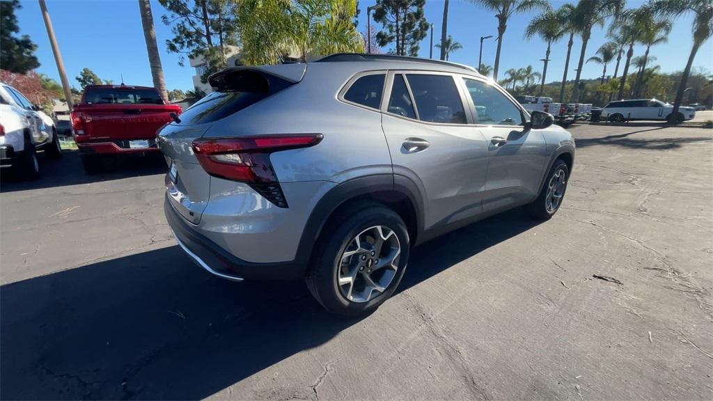 new 2025 Chevrolet Trax car, priced at $24,894