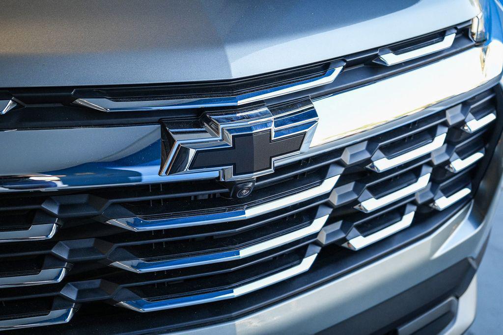 new 2026 Chevrolet Equinox car, priced at $33,885