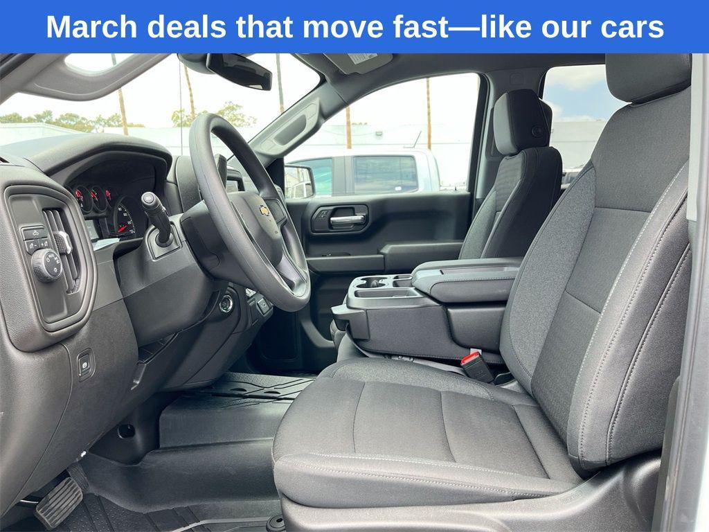 new 2025 Chevrolet Silverado 1500 car, priced at $39,000