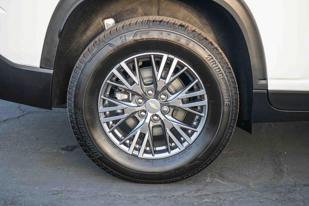 new 2026 Chevrolet Traverse car, priced at $44,900