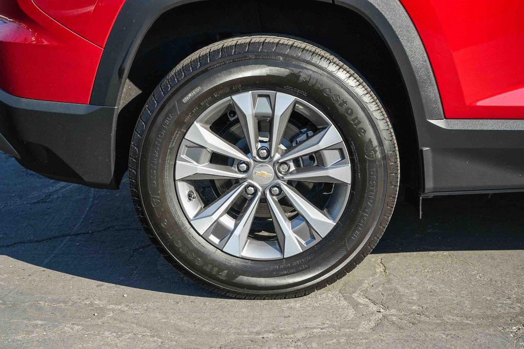 used 2025 Chevrolet Equinox car, priced at $25,400