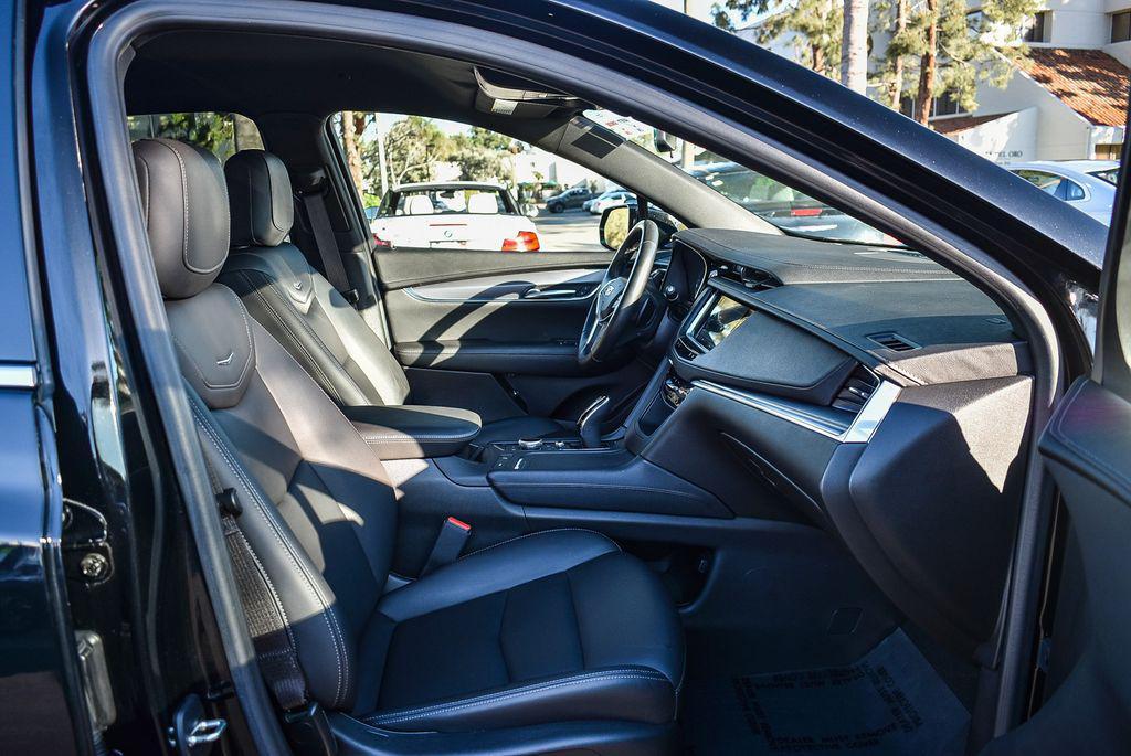 used 2023 Cadillac XT5 car, priced at $25,700