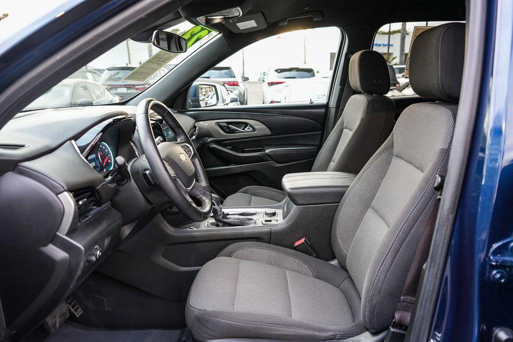 used 2023 Chevrolet Traverse car, priced at $31,835