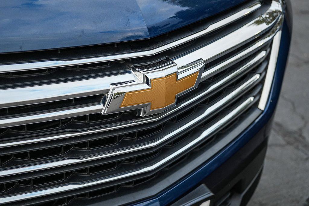 used 2023 Chevrolet Traverse car, priced at $31,835