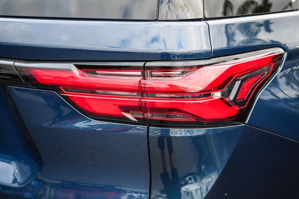used 2023 Chevrolet Traverse car, priced at $31,835