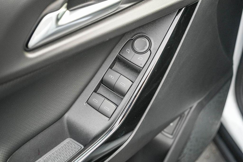 new 2026 Chevrolet Equinox car, priced at $32,930