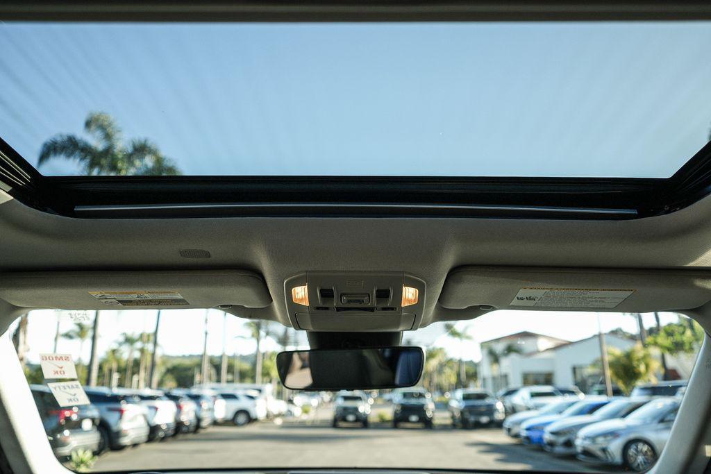 used 2022 Toyota Highlander car, priced at $32,415