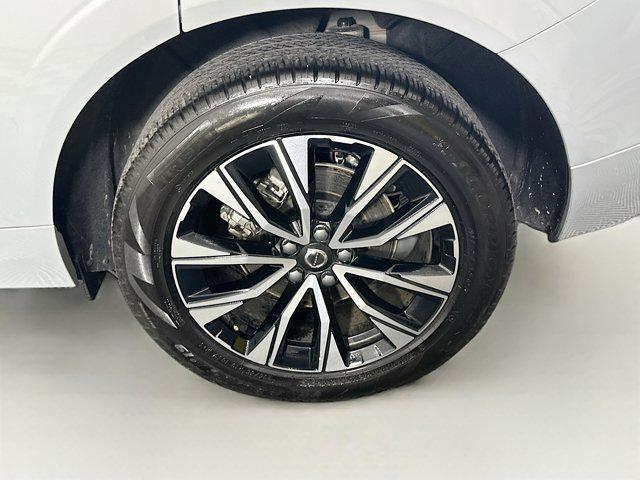 used 2025 Volvo XC60 car, priced at $32,987