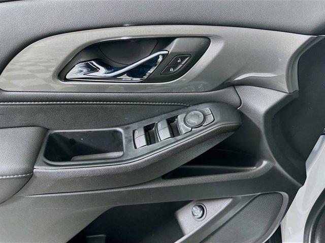 used 2023 Chevrolet Traverse car, priced at $28,997
