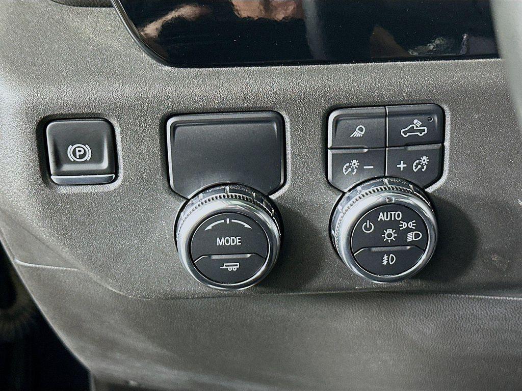 used 2025 GMC Sierra 1500 car, priced at $40,222