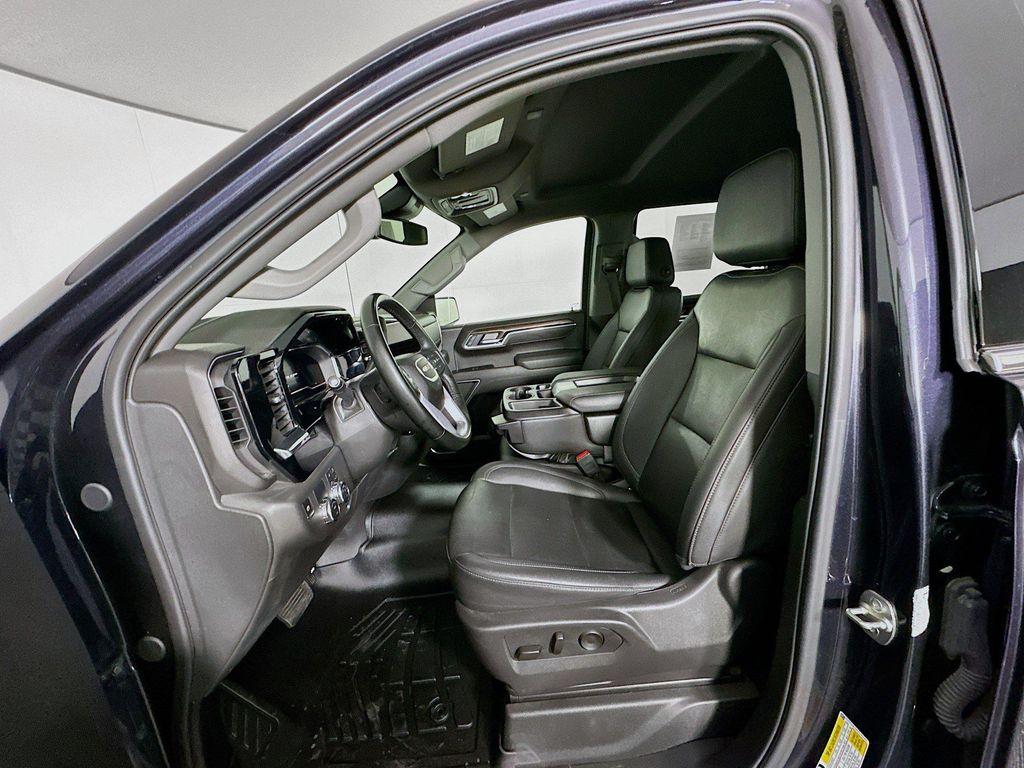 used 2025 GMC Sierra 1500 car, priced at $40,222
