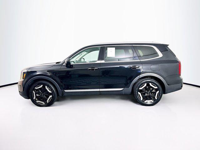 used 2025 Kia Telluride car, priced at $33,212