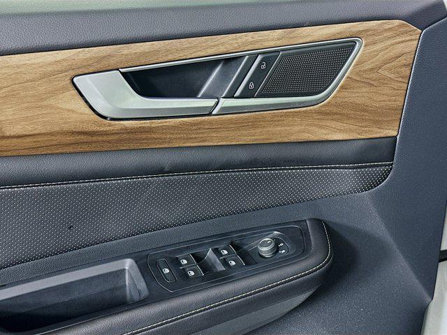 used 2025 Volkswagen Atlas car, priced at $29,996