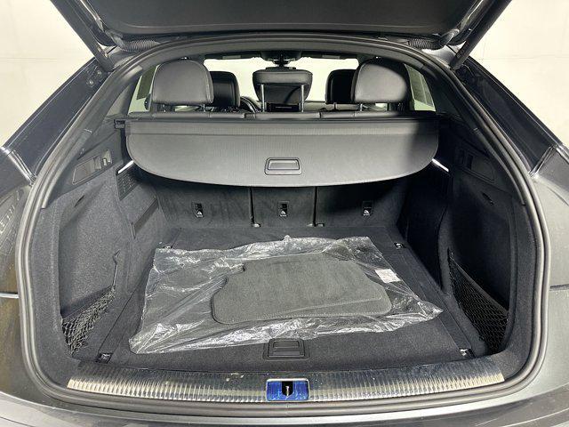 2022 Daytona Gray Pearl Effect Audi Q5