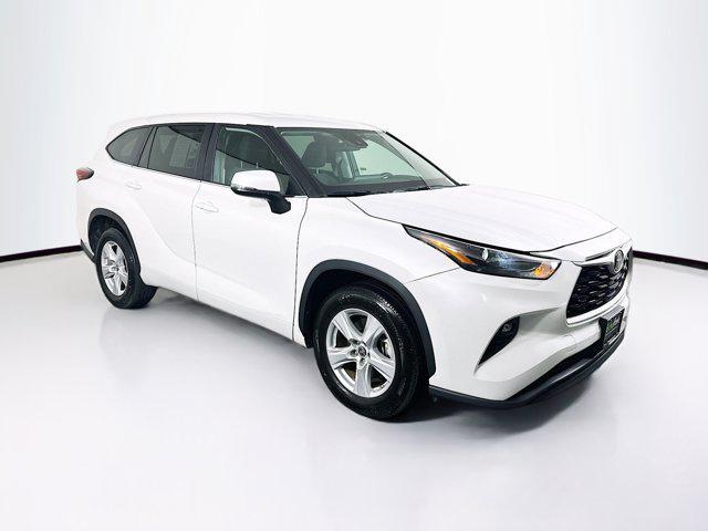 used 2024 Toyota Highlander car, priced at $31,997