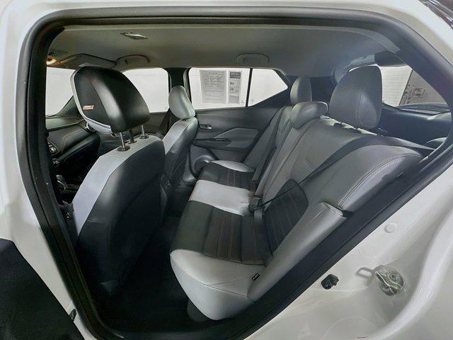 2023 Aspen White Tricoat/Super Black Nissan Kicks