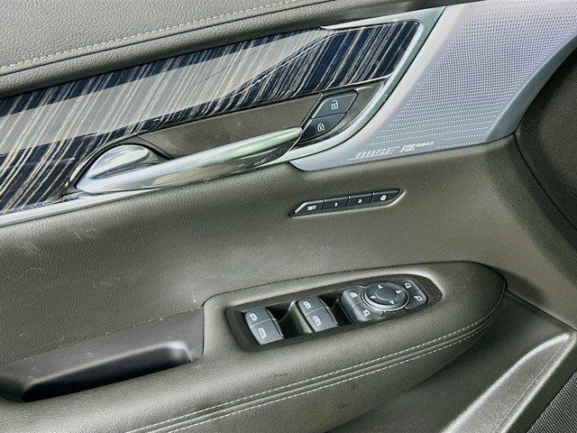 used 2025 Cadillac XT6 car, priced at $36,297