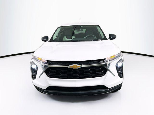 used 2025 Chevrolet Trax car, priced at $19,197