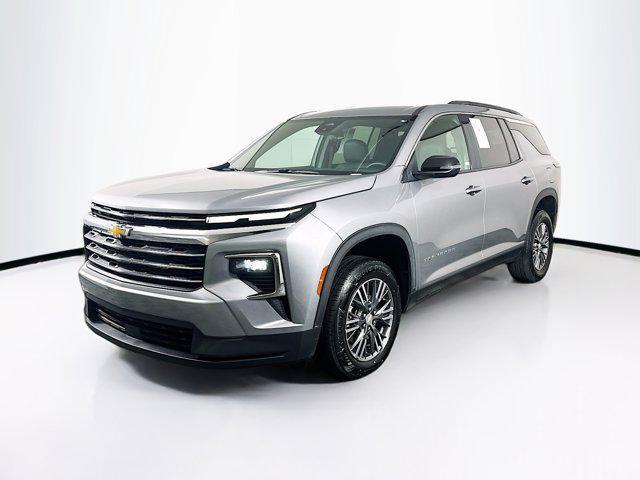 used 2025 Chevrolet Traverse car, priced at $31,987