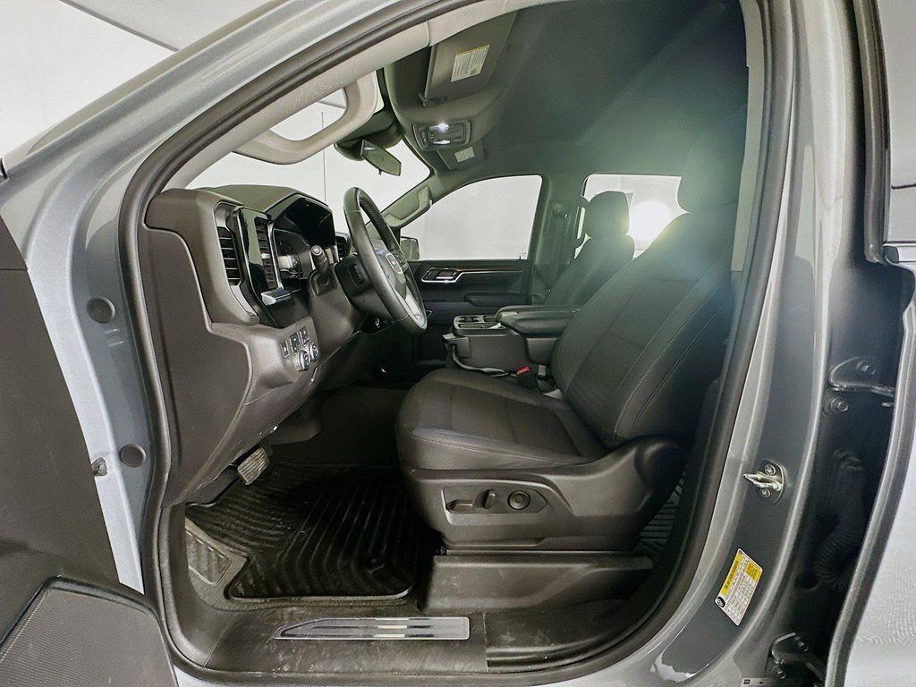 used 2024 GMC Sierra 1500 car, priced at $40,222