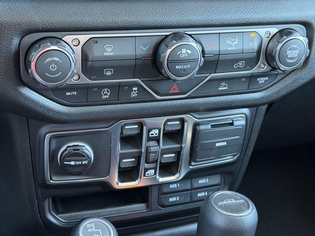 new 2026 Jeep Gladiator car, priced at $48,530
